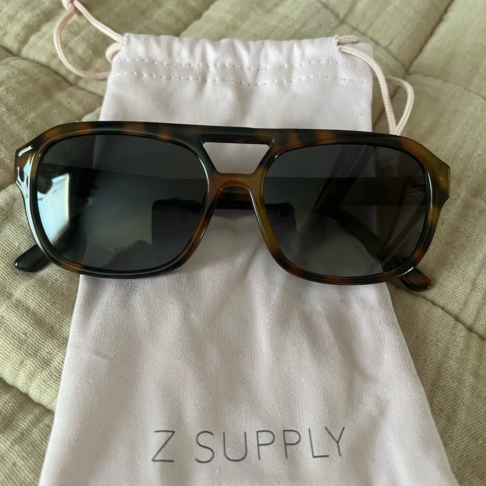 Z Supply Brown Tortoise Sunglasses